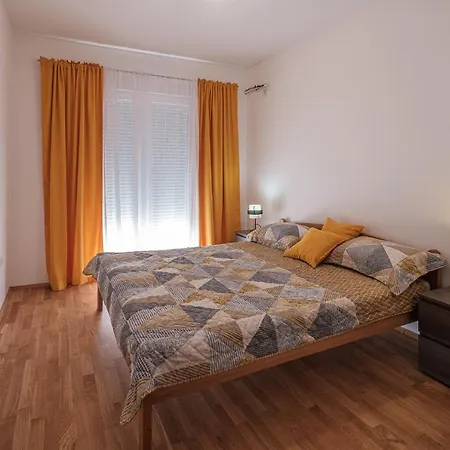 One Bed - Stari Aerodrom 아파트 포드고리차